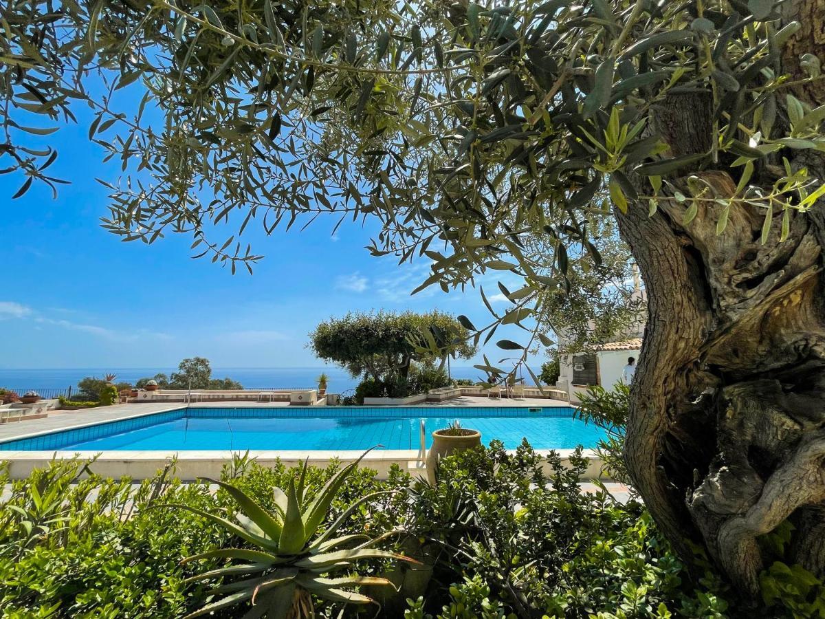 Aparthotel Terra Rossa 3*