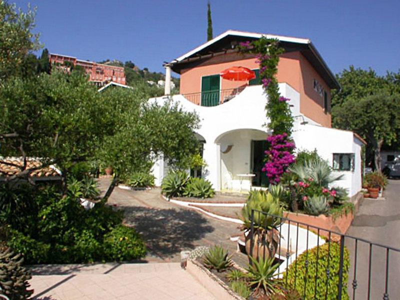 Terra Rossa Aparthotel 3*