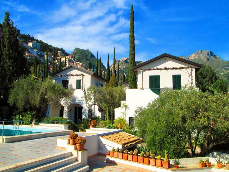 Terra Rossa Aparthotel 3*
